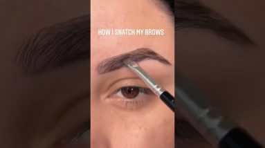 Eyebrow Hack 😍 every girl should know ✨| by swatchby_mari | Subscribe for more Hacks😉 #short