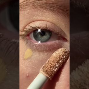 Makeup | by alexlovescoffee | For more incredible makeup related videos please subscribe 👇👇 #short