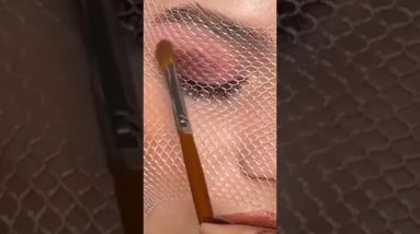 Eye makeup hach 🥰 easy and modern look ❣️ | by thatmakeupsfeed | #short