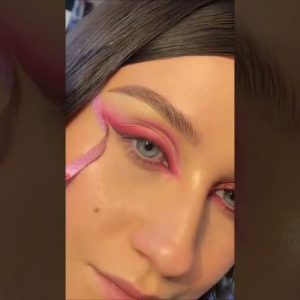 Eye Makeup Tutorial 🥰✨ + Mascara Hack 🤩| CR: chloeandcos ✨#short