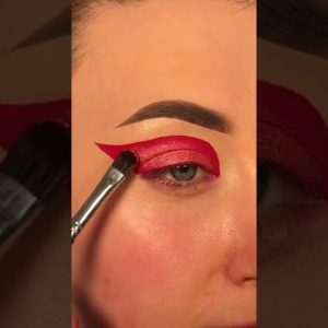 Red eyemakeup with liner ✨| by alicekingmakeup 🥰 #short | Subscribe for more ✨