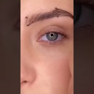 Eyebrow Hack 😍 every girl should know ✨| by thatmakeupsfeed | Subscribe for more Hacks😉 #short