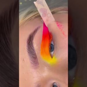 Neon inspired eye makeup 😍🥰✨ | CR: colleen.makeupp ❣️ #short