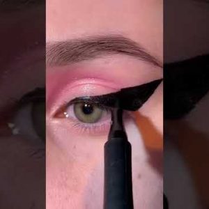 Crazy eye liner hack ✨ Easiest way ❣️| CR: victoria 🥰 #short